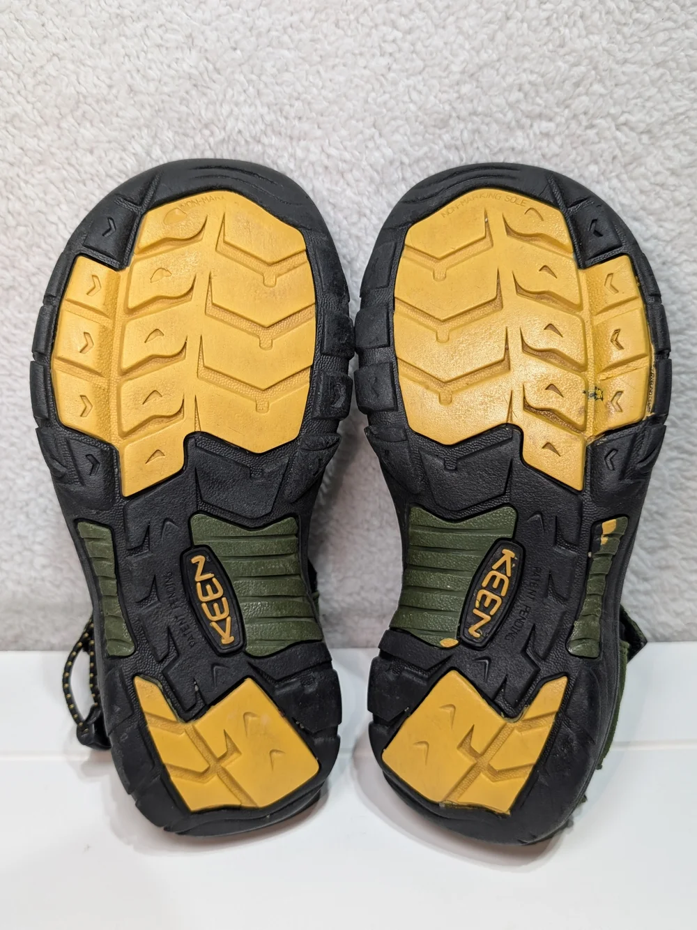 Keen Newport H2 Green Black Closed-Toe Water Shoe Big Kids Sz 3 Beach Hike Play